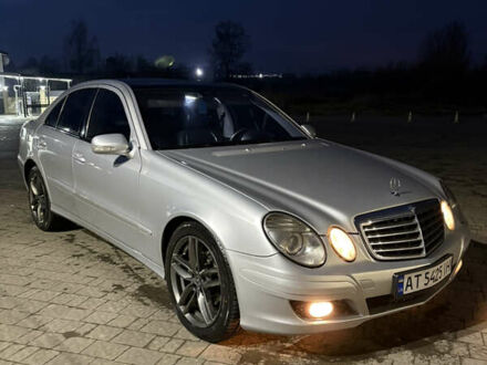 Серый Мерседес Е-Класс, объемом двигателя 2.2 л и пробегом 460 тыс. км за 7799 $, фото 1 на Automoto.ua