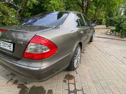 Мерседес Е-Класс 2006 в Николаеве на Automoto.ua Серый Мерседес Е-Класс, объемом двигателя 3 л и пробегом 250 тыс. км за 8400 $, фото 1 на Automoto.ua