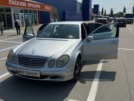 Сірий Мерседес Е-Клас, об'ємом двигуна 2.2 л та пробігом 347 тис. км за 8000 $, фото 1 на Automoto.ua