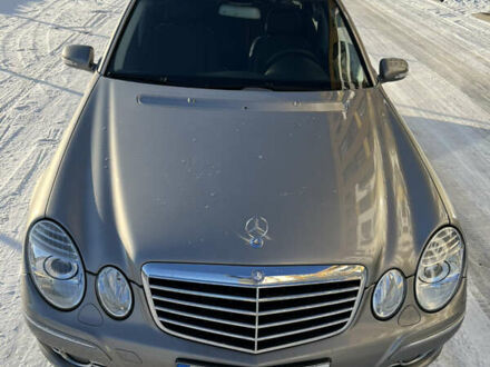 Серый Мерседес Е-Класс, объемом двигателя 2.2 л и пробегом 253 тыс. км за 11500 $, фото 1 на Automoto.ua