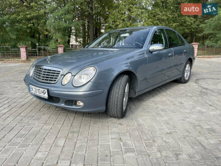 Мерседес Е-Клас 2006 у Владимирце на Automoto.ua Сірий Мерседес Е-Клас, об'ємом двигуна 2.15 л та пробігом 263 тис. км за 10500 $, фото 1 на Automoto.ua