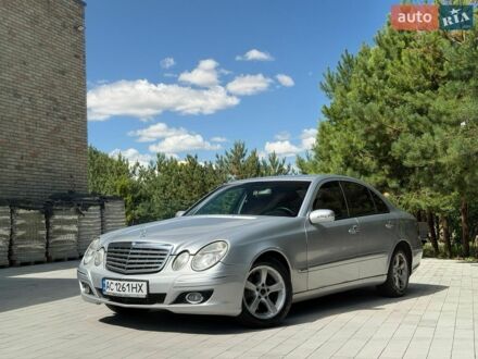 Сірий Мерседес Е-Клас, об'ємом двигуна 3 л та пробігом 320 тис. км за 5600 $, фото 1 на Automoto.ua