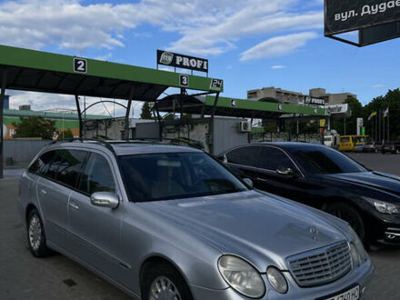 Мерседес Е-Класс 2006 в Ивано-Франковске на Automoto.ua Серый Мерседес Е-Класс, объемом двигателя 2.2 л и пробегом 320 тыс. км за 6450 $, фото 1 на Automoto.ua