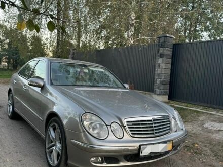 Серый Мерседес Е-Класс, объемом двигателя 3 л и пробегом 390 тыс. км за 3300 $, фото 1 на Automoto.ua
