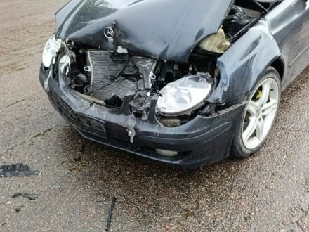 Мерседес Е-Класс 2006 в Синельниковом на Automoto.ua Серый Мерседес Е-Класс, объемом двигателя 2.1 л и пробегом 400 тыс. км за 3500 $, фото 1 на Automoto.ua