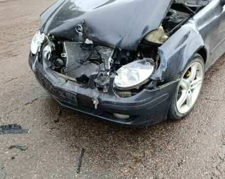 Мерседес Е-Клас 2006 у Синельниковом на Automoto.ua Сірий Мерседес Е-Клас, об'ємом двигуна 2.1 л та пробігом 400 тис. км за 3500 $, фото 1 на Automoto.ua