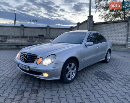 Мерседес Е-Клас 2006 у Чернівцях на Automoto.ua Сірий Мерседес Е-Клас, об'ємом двигуна 3.23 л та пробігом 330 тис. км за 6999 $, фото 1 на Automoto.ua