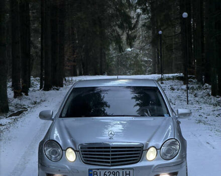 Серый Мерседес Е-Класс, объемом двигателя 2.15 л и пробегом 313 тыс. км за 8000 $, фото 1 на Automoto.ua