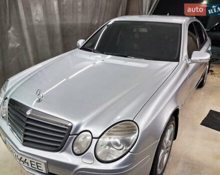 Серый Мерседес Е-Класс, объемом двигателя 3 л и пробегом 308 тыс. км за 7700 $, фото 1 на Automoto.ua
