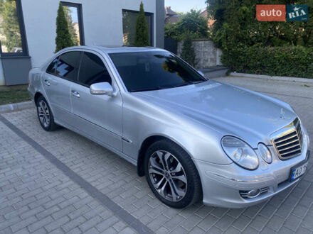 Мерседес Е-Класс 2007 в Ужгороде на Automoto.ua Серый Мерседес Е-Класс, объемом двигателя 2.15 л и пробегом 460 тыс. км за 8300 $, фото 1 на Automoto.ua