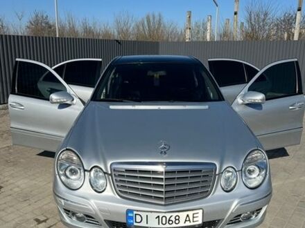 Серый Мерседес Е-Класс, объемом двигателя 3 л и пробегом 350 тыс. км за 11000 $, фото 1 на Automoto.ua