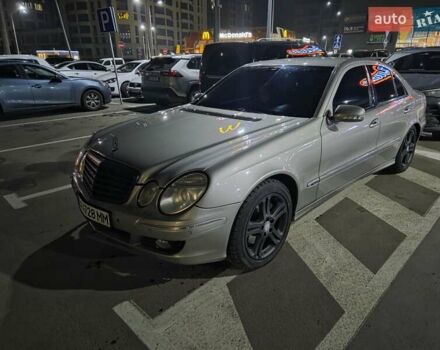 Серый Мерседес Е-Класс, объемом двигателя 3 л и пробегом 281 тыс. км за 9800 $, фото 1 на Automoto.ua