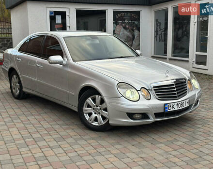 Сірий Мерседес Е-Клас, об'ємом двигуна 2.2 л та пробігом 319 тис. км за 7200 $, фото 1 на Automoto.ua