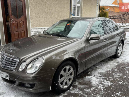 Сірий Мерседес Е-Клас, об'ємом двигуна 1.8 л та пробігом 228 тис. км за 9200 $, фото 1 на Automoto.ua