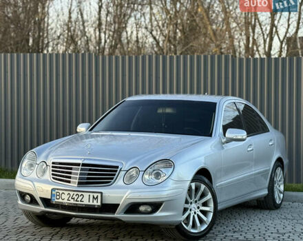 Серый Мерседес Е-Класс, объемом двигателя 2.2 л и пробегом 295 тыс. км за 9999 $, фото 1 на Automoto.ua