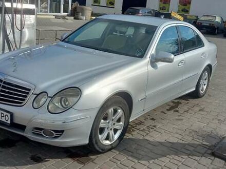 Серый Мерседес Е-Класс, объемом двигателя 2.15 л и пробегом 290 тыс. км за 8500 $, фото 1 на Automoto.ua