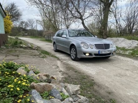 Мерседес Е-Клас 2007 у Дніпро (Дніпропетровську) на Automoto.ua Сірий Мерседес Е-Клас, об'ємом двигуна 2.1 л та пробігом 248 тис. км за 7600 $, фото 1 на Automoto.ua