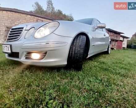 Сірий Мерседес Е-Клас, об'ємом двигуна 2.99 л та пробігом 380 тис. км за 11350 $, фото 1 на Automoto.ua