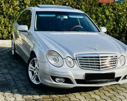 Серый Мерседес Е-Класс, объемом двигателя 2.1 л и пробегом 366 тыс. км за 11000 $, фото 1 на Automoto.ua