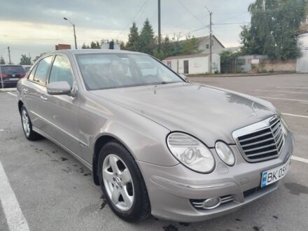 Мерседес Е-Клас 2008 у Дубно на Automoto.ua Сірий Мерседес Е-Клас, об'ємом двигуна 2.1 л та пробігом 364 тис. км за 8500 $, фото 1 на Automoto.ua
