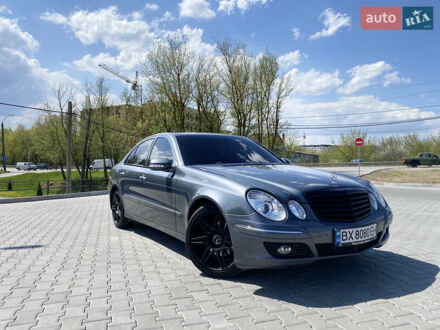 Мерседес Е-Клас 2008 у Хмельницькому на Automoto.ua Сірий Мерседес Е-Клас, об'ємом двигуна 1.8 л та пробігом 242 тис. км за 8700 $, фото 1 на Automoto.ua