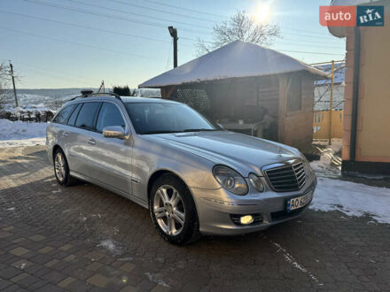 Сірий Мерседес Е-Клас, об'ємом двигуна 2.2 л та пробігом 328 тис. км за 7900 $, фото 1 на Automoto.ua