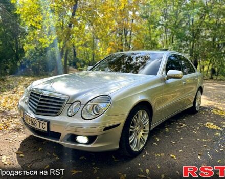 Сірий Мерседес Е-Клас, об'ємом двигуна 2.1 л та пробігом 345 тис. км за 11300 $, фото 1 на Automoto.ua