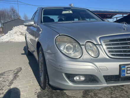 Сірий Мерседес Е-Клас, об'ємом двигуна 2.2 л та пробігом 453 тис. км за 7400 $, фото 1 на Automoto.ua