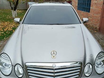 Серый Мерседес Е-Класс, объемом двигателя 2.15 л и пробегом 259 тыс. км за 10400 $, фото 1 на Automoto.ua