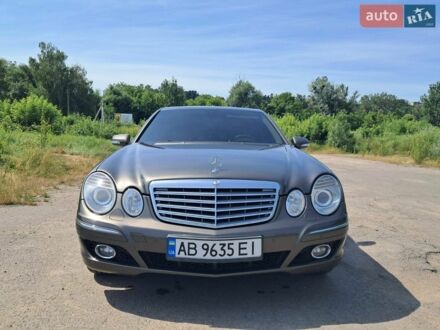 Сірий Мерседес Е-Клас, об'ємом двигуна 3.5 л та пробігом 242 тис. км за 9600 $, фото 1 на Automoto.ua