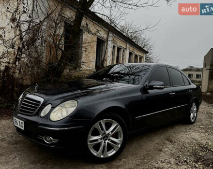 Серый Мерседес Е-Класс, объемом двигателя 2.15 л и пробегом 339 тыс. км за 9550 $, фото 1 на Automoto.ua