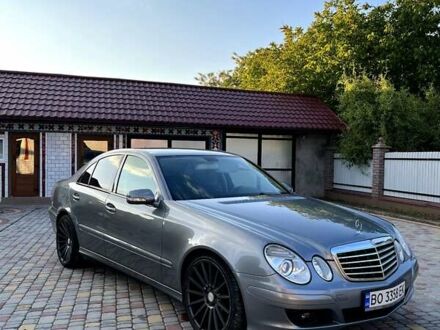 Серый Мерседес Е-Класс, объемом двигателя 2.2 л и пробегом 161 тыс. км за 9599 $, фото 1 на Automoto.ua