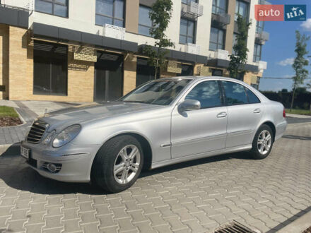 Мерседес Е-Класс 2008 в Кропивницком (Кировограде) на Automoto.ua Серый Мерседес Е-Класс, объемом двигателя 1.8 л и пробегом 219 тыс. км за 7999 $, фото 1 на Automoto.ua