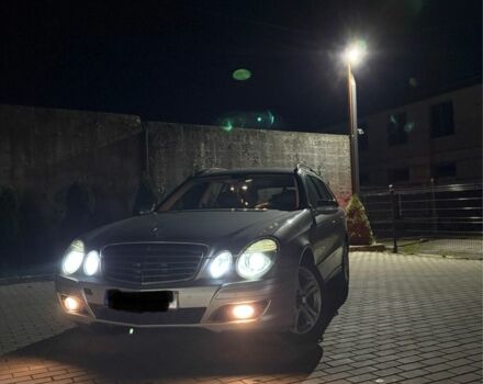 Сірий Мерседес Е-Клас, об'ємом двигуна 2 л та пробігом 330 тис. км за 4295 $, фото 1 на Automoto.ua