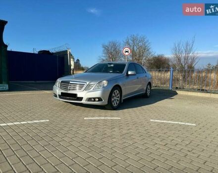 Серый Мерседес Е-Класс, объемом двигателя 2.14 л и пробегом 193 тыс. км за 13500 $, фото 1 на Automoto.ua