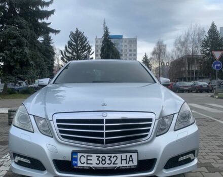 Серый Мерседес Е-Класс, объемом двигателя 2.1 л и пробегом 185 тыс. км за 10900 $, фото 1 на Automoto.ua