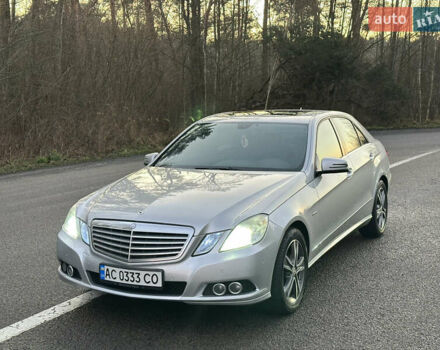Сірий Мерседес Е-Клас, об'ємом двигуна 2.14 л та пробігом 265 тис. км за 10499 $, фото 1 на Automoto.ua