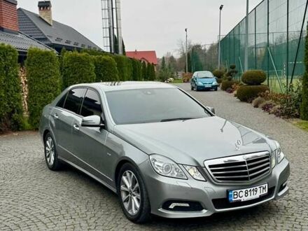 Серый Мерседес Е-Класс, объемом двигателя 3 л и пробегом 302 тыс. км за 15700 $, фото 1 на Automoto.ua