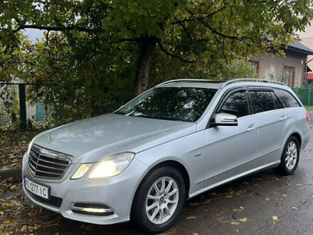Мерседес Е-Класс 2010 в Рахове на Automoto.ua Серый Мерседес Е-Класс, объемом двигателя 2.14 л и пробегом 260 тыс. км за 9900 $, фото 1 на Automoto.ua