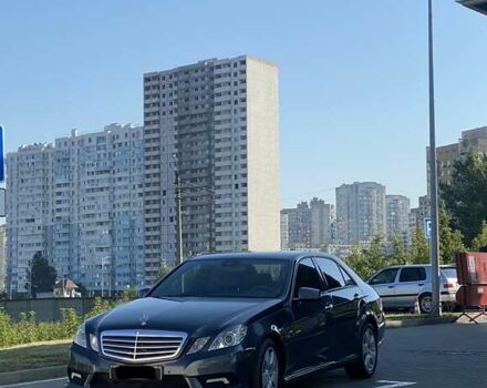 Сірий Мерседес Е-Клас, об'ємом двигуна 1.8 л та пробігом 300 тис. км за 7400 $, фото 1 на Automoto.ua