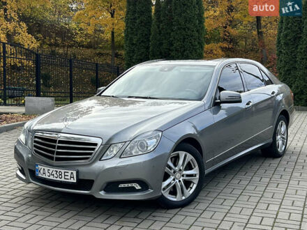 Мерседес Е-Клас 2010 у Прилуках на Automoto.ua Сірий Мерседес Е-Клас, об'ємом двигуна 3.5 л та пробігом 278 тис. км за 11400 $, фото 1 на Automoto.ua