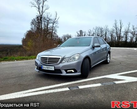 Сірий Мерседес Е-Клас, об'ємом двигуна 2.1 л та пробігом 320 тис. км за 13600 $, фото 1 на Automoto.ua