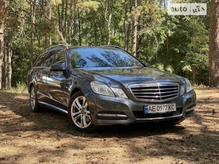 Мерседес Е-Класс 2010 в Днепре (Днепропетровске) на Automoto.ua Серый Мерседес Е-Класс, объемом двигателя 2.14 л и пробегом 315 тыс. км за 11900 $, фото 1 на Automoto.ua