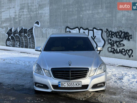 Сірий Мерседес Е-Клас, об'ємом двигуна 3 л та пробігом 238 тис. км за 15900 $, фото 1 на Automoto.ua