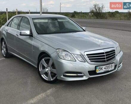 Серый Мерседес Е-Класс, объемом двигателя 2.99 л и пробегом 212 тыс. км за 15900 $, фото 1 на Automoto.ua