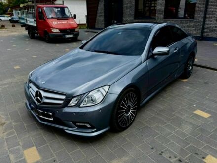 Мерседес Е-Клас 2010 у Самборе на Automoto.ua Сірий Мерседес Е-Клас, об'ємом двигуна 0 л та пробігом 210 тис. км за 13333 $, фото 1 на Automoto.ua