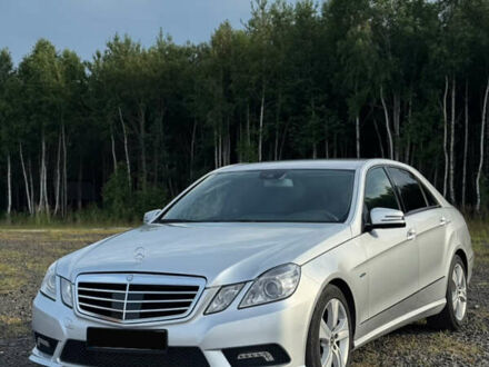 Мерседес Е-Класс 2010 в Ковель на Automoto.ua Серый Мерседес Е-Класс, объемом двигателя 2.99 л и пробегом 250 тыс. км за 13499 $, фото 1 на Automoto.ua