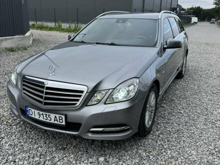 Серый Мерседес Е-Класс, объемом двигателя 2.14 л и пробегом 254 тыс. км за 12500 $, фото 1 на Automoto.ua