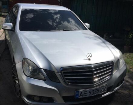Сірий Мерседес Е-Клас, об'ємом двигуна 2.1 л та пробігом 300 тис. км за 11000 $, фото 1 на Automoto.ua
