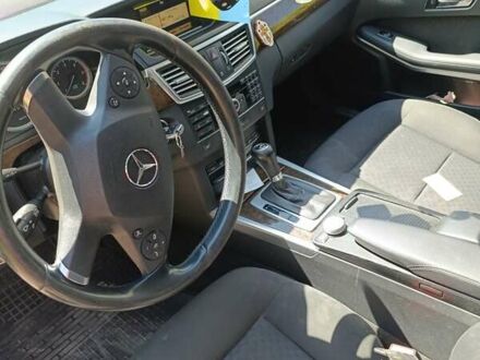 Сірий Мерседес Е-Клас, об'ємом двигуна 2.1 л та пробігом 301 тис. км за 9300 $, фото 1 на Automoto.ua